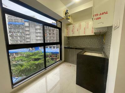 Kitchen Image of 700 Sq.ft 2.5 BHK Apartment / Flat for sale in Andheri West Mumbai for Rs. 30000000