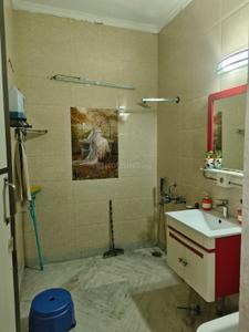 Bathroom Image of 2000 Sq.ft 3 BHK Builder Floor for rent in Sector 46 Noida for Rs. 35000