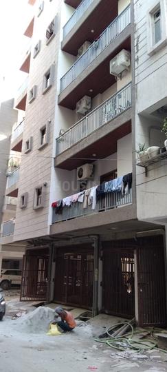 Sector 104 Main Image 1