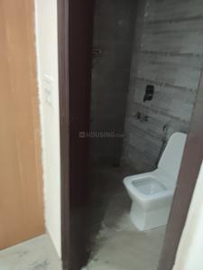 Bathroom Image of 900 Sq.ft 2 BHK Builder Floor for rent in Preet Vihar New Delhi for Rs. 23000