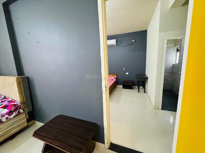 Bedroom Image of 600 Sq.ft 1 BHK Builder Floor for rent in Vijay Nagar Indore for Rs. 17999