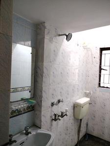 Common Bathroom Image of 1250 Sq.ft 2 BHK Apartment / Flat for rent in Dwarkadheesh Apartment, Sector 12 Dwarka New Delhi for Rs. 33000