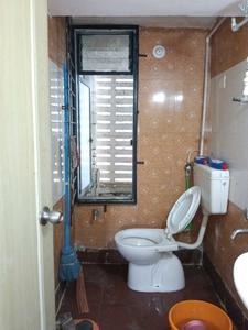 Common Bathroom Image of 650 Sq.ft 1 BHK Apartment / Flat for rent in Sheth Vasant leela, Thane West Thane for Rs. 17000