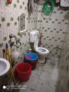 Common Bathroom Image of 360 Sq.ft 1 BHK Builder Floor for sale in Ganesh Nagar New Delhi for Rs. 2100000