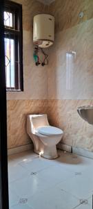 Bathroom Image of 640 Sq.ft 2 BHK Apartment / Flat for sale in Uttam Nagar New Delhi for Rs. 3000000