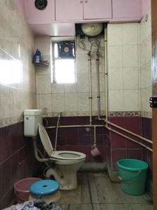 Common Bathroom Two Image of 3510 Sq.ft 5 BHK Apartment / Flat for sale in Gokul Apartment, Mali Panchghara Howrah for Rs. 18000000