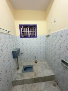 Bathroom Image of 1700 Sq.ft 2 BHK Builder Floor for rent in Fairlands Salem for Rs. 35000