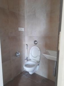 Bathroom Image of 680 Sq.ft 1 BHK Apartment / Flat for rent in Siddhi Highland Park, Thane West Thane for Rs. 30000