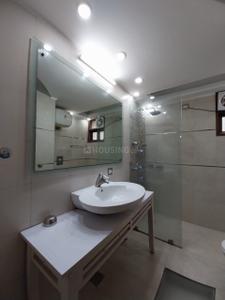 Bathroom Image of 3300 Sq.ft 3 BHK Apartment / Flat for sale in Ambience Lagoon, DLF Phase 3 Gurgaon for Rs. 70000000
