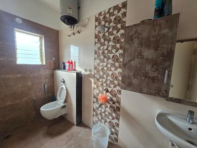 Bathroom Image of 2200 Sq.ft 3 BHK Apartment / Flat for rent in Sanjaynagar Bengaluru for Rs. 66000