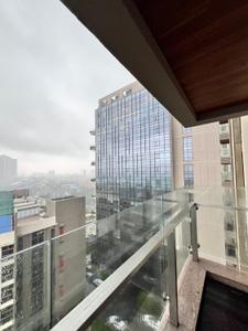 Balcony Image of 2000 Sq.ft 4 BHK Apartment / Flat for sale in Lodha Aura, Sion Mumbai for Rs. 70700000