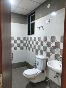 Common Bathroom Image of 676 Sq.ft 1 BHK Builder Floor for sale in Uniwest Arcade Homes, Sector 102 Noida for Rs. 4394000