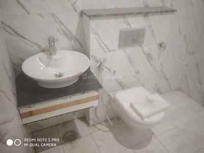 Bathroom Image of 1600 Sq.ft 2 BHK Apartment / Flat for rent in GMS Road Dehradun for Rs. 20000
