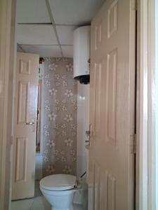 Common Bathroom Image of 1295 Sq.ft 3 BHK Apartment / Flat for sale in Supertech Cape Town, Sector 74 Noida for Rs. 14000000