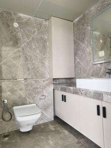 Common Bathroom Image of 2230 Sq.ft 3.5 BHK Apartment / Flat for rent in Prestige Fairfield, Sanjaynagar Bengaluru for Rs. 155000
