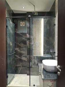 Common Bathroom Image of 2250 Sq.ft 4 BHK Builder Floor for sale in Paschim Vihar New Delhi for Rs. 46500000