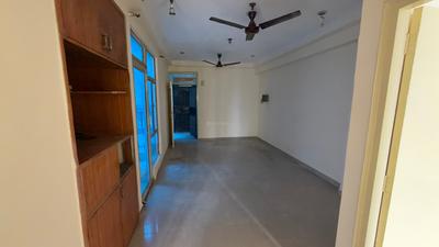 Living Room Image of 1050 Sq.ft 2 BHK Apartment / Flat for rent in Gaurs Gaur Global Village, Crossings Republik Ghaziabad for Rs. 18000