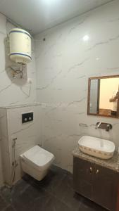 Bathroom Image of 2400 Sq.ft 1 RK Independent House for rent in Sector 56 Gurgaon for Rs. 20000