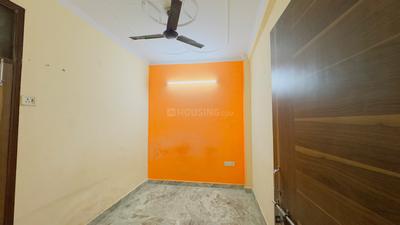 Bedroom Image of 650 Sq.ft 2 BHK Builder Floor for rent in Paharganj New Delhi for Rs. 20000