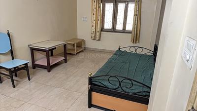 Living Room Image of 650 Sq.ft 1 BHK Apartment / Flat for rent in Camp Pune for Rs. 28000