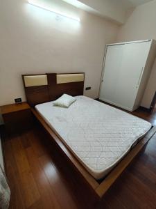 Bedroom Image of 3250 Sq.ft 4 BHK Apartment / Flat for rent in Adani La Marina, Shantigram Ahmedabad for Rs. 115000