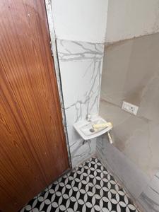 Bathroom Image of 1292 Sq.ft 1.5 BHK Builder Floor for rent in Sector Xu 2 Greater Noida for Rs. 15000