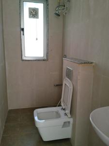 Common Bathroom Image of 653 Sq.ft 1 BHK Apartment / Flat for rent in Shree Naman Premier, Andheri East Mumbai for Rs. 55000
