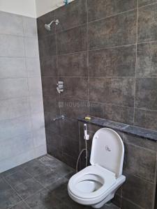 Bathroom Image of 1802 Sq.ft 3 BHK Apartment / Flat for rent in Casagrand Luxeria, Navalur Chennai for Rs. 60000
