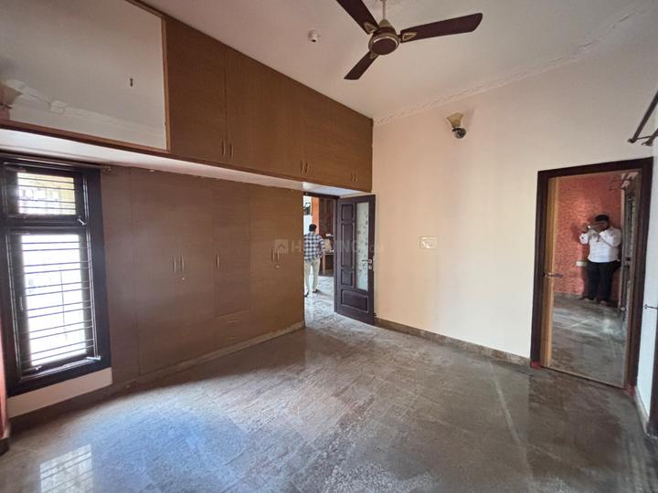 Mahesh age Bedroom 1