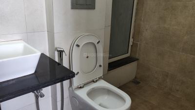 Bathroom Image of 430 Sq.ft 1 BHK Apartment / Flat for sale in Omkar Signet, Malad East Mumbai for Rs. 10500000
