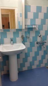 Bathroom Image of 951 Sq.ft 2 BHK Apartment / Flat for rent in Ulubari Guwahati for Rs. 25000