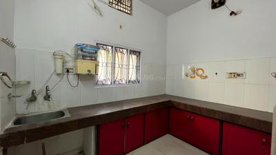 Kitchen Image of 1800 Sq.ft 3 BHK Builder Floor for rent in Anupam Nagar Raipur for Rs. 22000