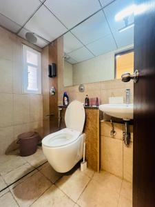 Bathroom Image of 400 Sq.ft 1 RK Studio for rent in Puravankara Silversands, Mundhwa Pune for Rs. 28500