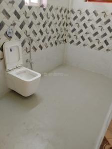 Bathroom Image of 1300 Sq.ft 7 BHK Independent House for sale in Jodhpur Park Kolkata for Rs. 35000000