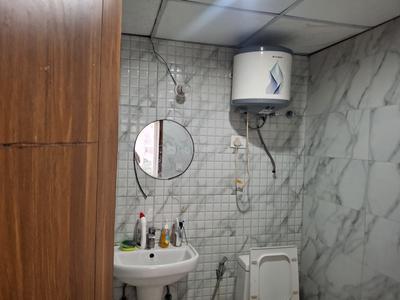 Bathroom Image of 611 Sq.ft 1 BHK Studio for rent in Earthcon Casa Grande, Chi V Greater Noida for Rs. 23000