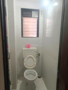 Bathroom Image of 400 Sq.ft 1 BHK Apartment / Flat for rent in Shakti Sadan Apartment, Bandra East Mumbai for Rs. 55000