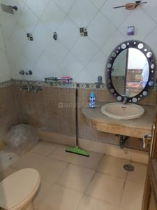Bathroom Image of 1350 Sq.ft 3 BHK Builder Floor for rent in Kirti Nagar New Delhi for Rs. 55000