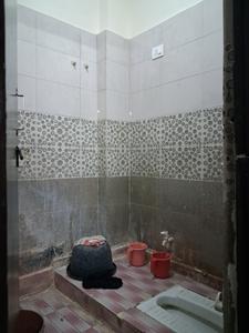 Common Bathroom Image of 650 Sq.ft 2 BHK Apartment / Flat for sale in Sikandarpur Village Noida for Rs. 2800000