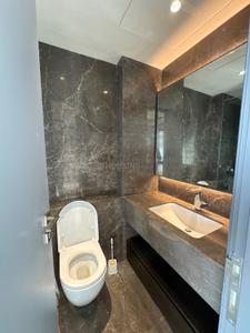 Bathroom Image of 2000 Sq.ft 4 BHK Apartment / Flat for sale in Lodha Trump Tower, Lower Parel Mumbai for Rs. 140000000