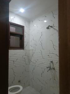 Common Bathroom Two Image of 1000 Sq.ft 2 BHK Apartment / Flat for rent in Swaraj Homes NEB Valley Society, Said-Ul-Ajaib New Delhi for Rs. 30000