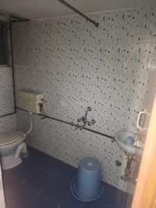 Bathroom Image of 1370 Sq.ft 3 BHK Apartment / Flat for rent in Ram Nagar Nagpur for Rs. 30000