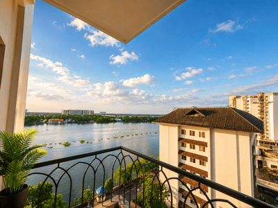 Image of 1400 Sq.ft 3 BHK Apartment / Flat for sale in ABAD Marine Plaza, Marine Drive, Kochi for Rs. 16600000