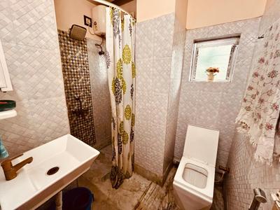 Bathroom Image of 700 Sq.ft 2 BHK Apartment / Flat for sale in Salt Lake City Kolkata for Rs. 3200000