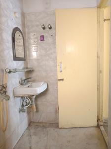Common Bathroom Image of 600 Sq.ft 1 BHK Apartment / Flat for rent in Purba Barisha Kolkata for Rs. 8000