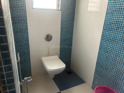 Bathroom Image of 3300 Sq.ft 4.5 BHK Independent House for rent in jolly Apartment, Chembur Mumbai for Rs. 285000