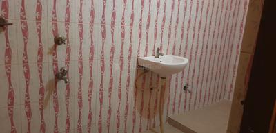 Bathroom Image of 1750 Sq.ft 2 BHK Independent House for rent in Gemini Gardenia, Phase 3rd Gorakhpur for Rs. 15000