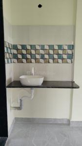 Bathroom Image of 450 Sq.ft 1 BHK Independent House for rent in Loni Kalbhor Pune for Rs. 10000