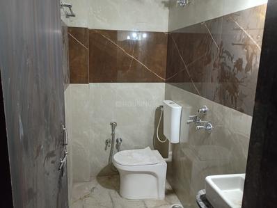 Bathroom Image of 2500 Sq.ft 3 BHK Independent House for rent in Bundela Gulmohar Enclave, Goyal Vihar Indore for Rs. 24000