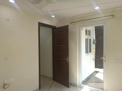 Bedroom Image of 900 Sq.ft 3 BHK Builder Floor for rent in Janakpuri New Delhi for Rs. 42000