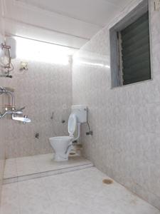 Bathroom Image of 1500 Sq.ft 3 BHK Independent House for rent in Sion Mumbai for Rs. 80000